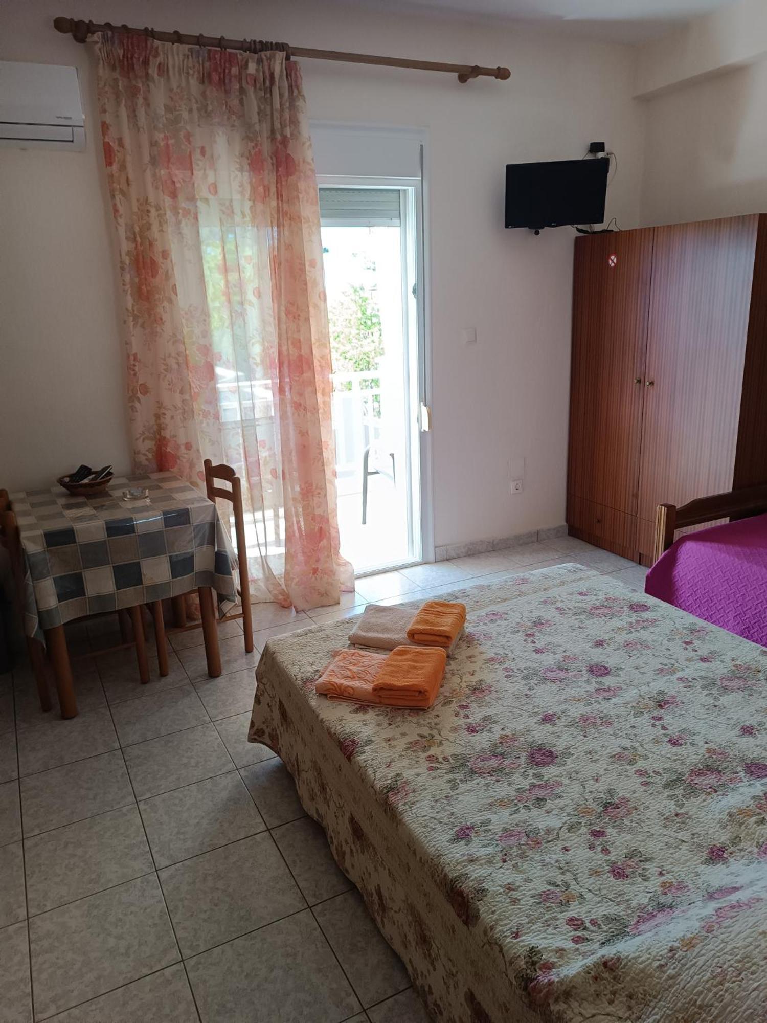 Anestis Apartments & Rooms PalaiónTsiflíkion Buitenkant foto
